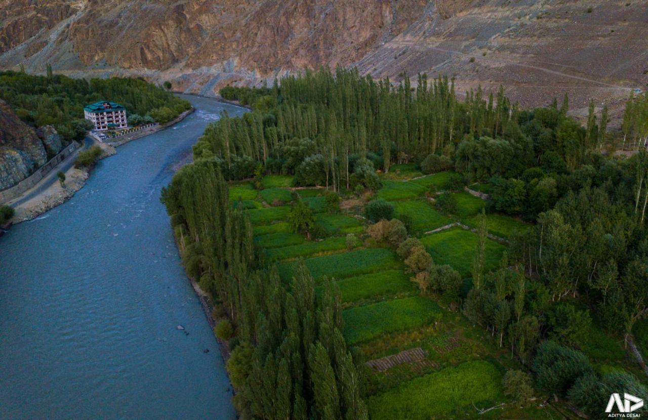 Hotel Chhutuk Heights Kargil Kültér fotó